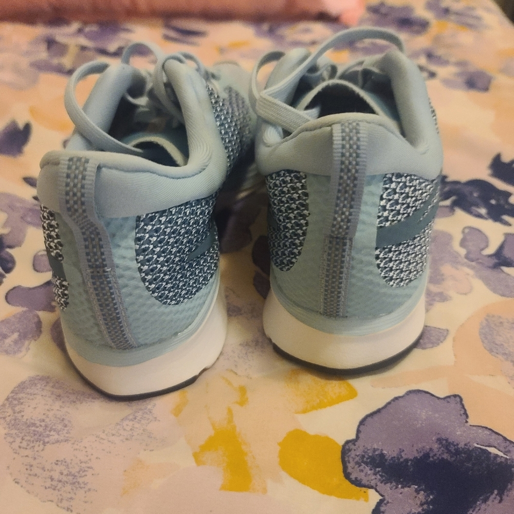 Nike Zoom Strikes - Picture 4 of 5